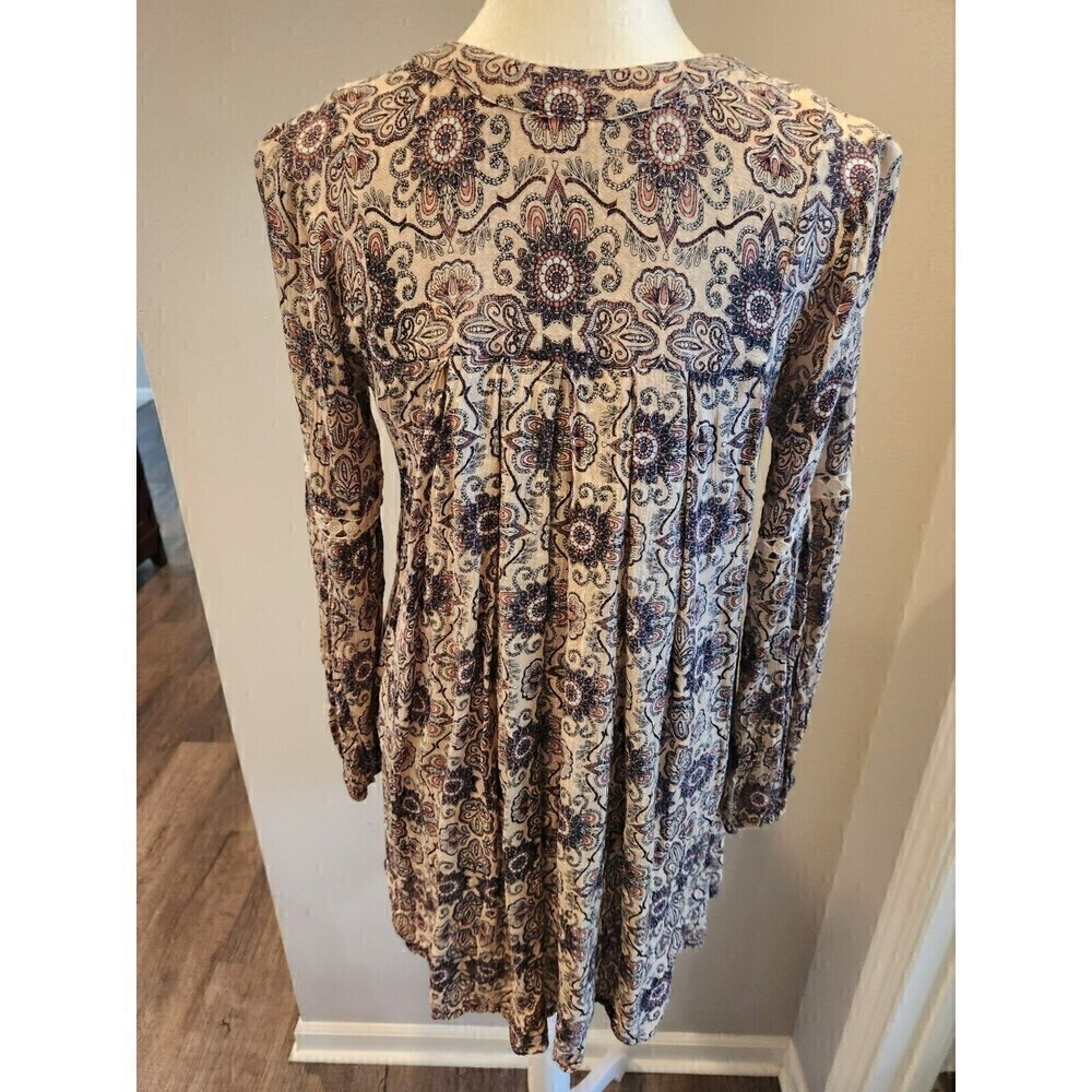 En Creme Anthropologie Boho Blouse tan w floral design and crochet accents sz s - Picture 4 of 6